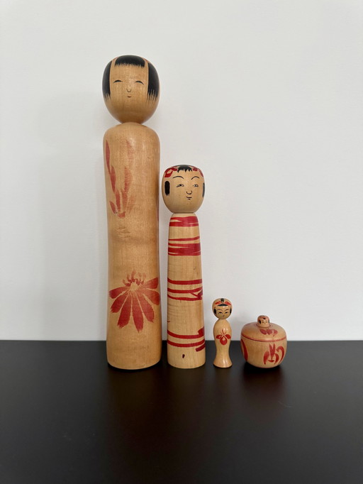 Conjunto de kokeshi vintage