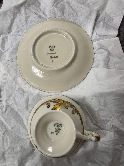 KPM Berlin - Antique cup and saucer set – decoratieve objecten (photo 2 of 3)