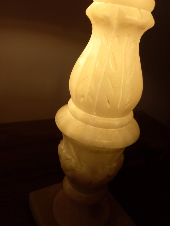 Image 1 of Lampe vintage albâtre véritable sculpté lumineux abat jour noir et or neuf électricité conforme excellent etat
