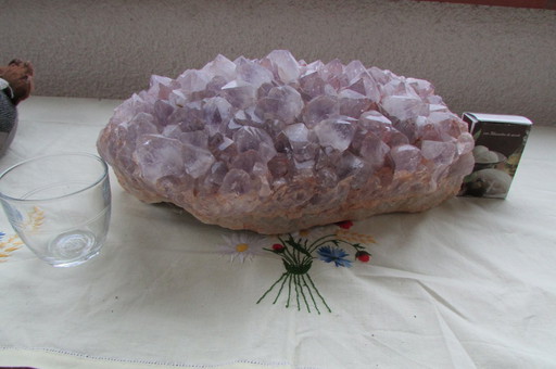 Grande geode del Madagascar, ametista 8,5 kg