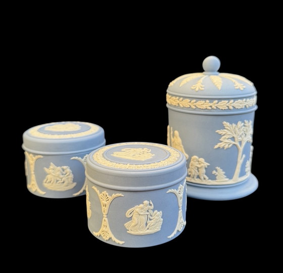 Image 1 of 3 cajas cubiertas de porcelana Wedgwood