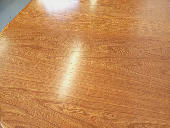 Image 1 of Tavolo da pranzo rotondo vintage in stile scandinavo degli anni '60/'70 in olmo chiaro con prolunghe