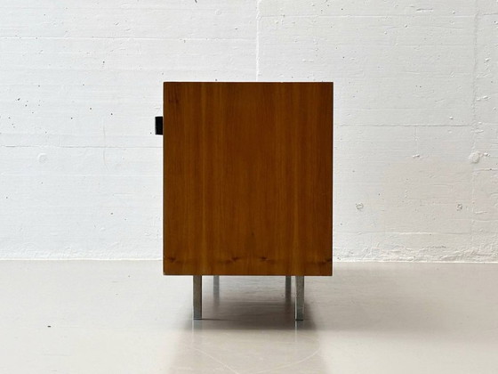 Image 1 of Sideboard aus Walnussholz von Knoll International, 1960er Jahre
