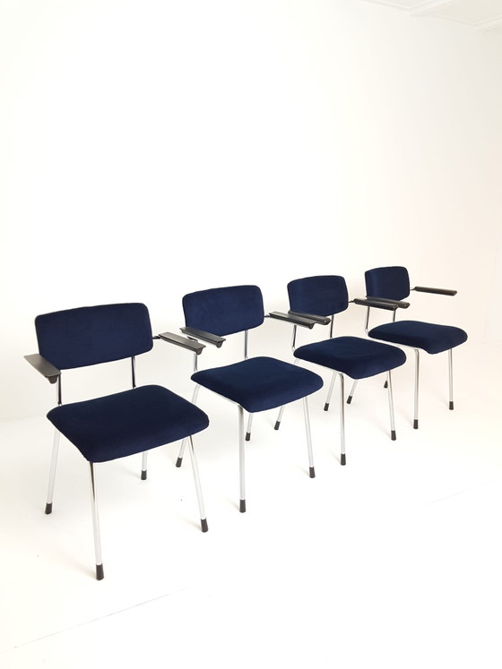 4 Gispen 1235 Stoelen Nieuw Gestoffeerd Keymer – Eetkamerstoelen, Chrome, Textile (photo 3 of 15)