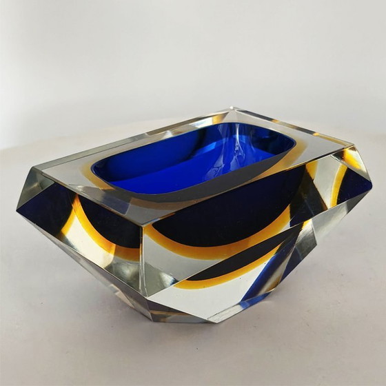 Image 1 of Rare cendrier ou vide-poches rectangulaire à multiples facettes en verre de Murano, datant des années 1960, créé par Flavio Poli