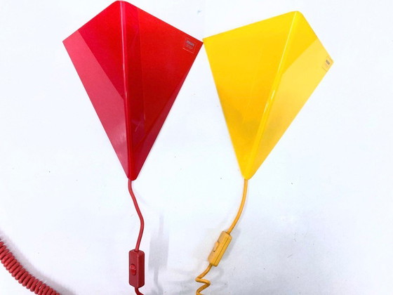 Image 1 of Dos lámparas de pared triangulares de los años 80 de Mawa Design