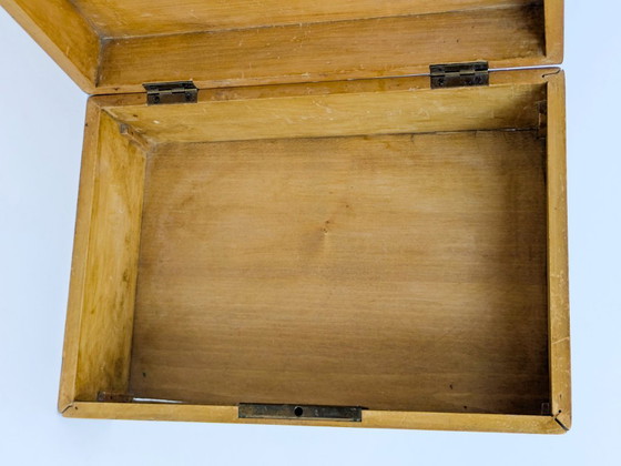 Antique Folk Art Chip Carved Wooden Box Treasure Chest – Decorative Objects (photo 16 of 18)
