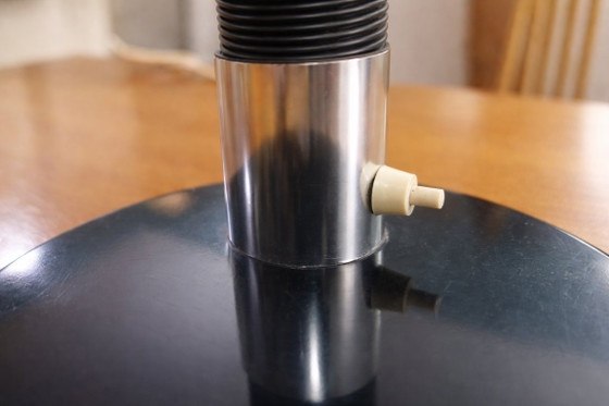 Image 1 of Set van twee vintage Goffredo Reggiani G22 tafellampen – Gemaakt in Italië, modernistisch design, zwart en chroom, origineel.