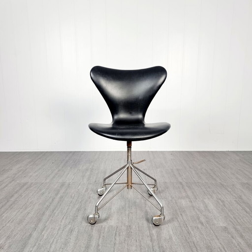 Première édition Arne Jacobsen, chaise de bureau Fritz Hansen modèle 3117