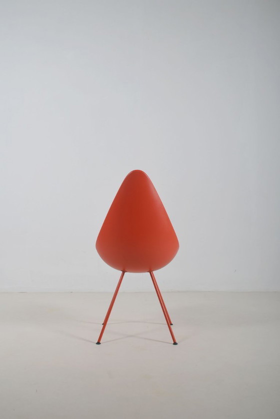 Image 1 of Silla Drop 3110 diseñada por Arne Jacobsen para Fritz Hansen