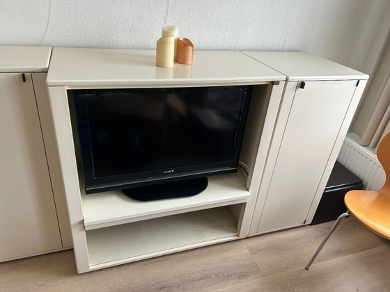 Mobile TV Interlübke, anni '80, MDF, color crema – Armadi a muro (photo 2 of 6)