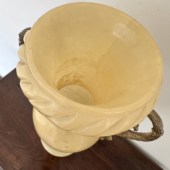 Image 1 of Lampe de table amphore vintage aspect albâtre – France, vers 1960-1970