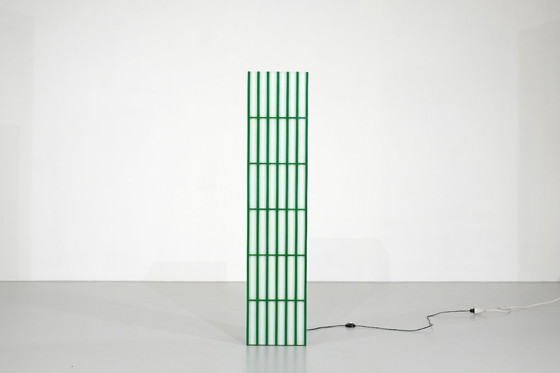 Image 1 of Lampadaire rectangulaire en plexiglas vert et blanc, Italie - années 1970