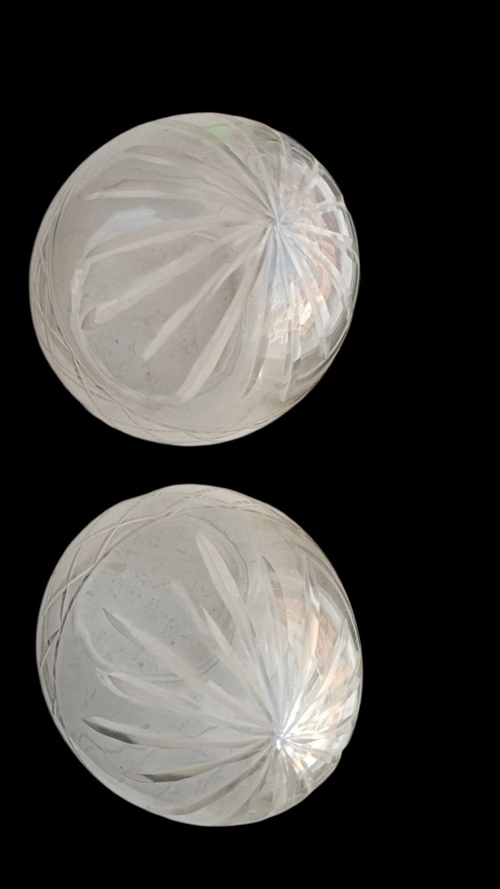 Image 1 of Paire de pièces détachées pour verres de lampe ciselés