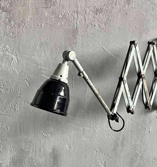 Elegante lampada a forbice vintage di Midgard