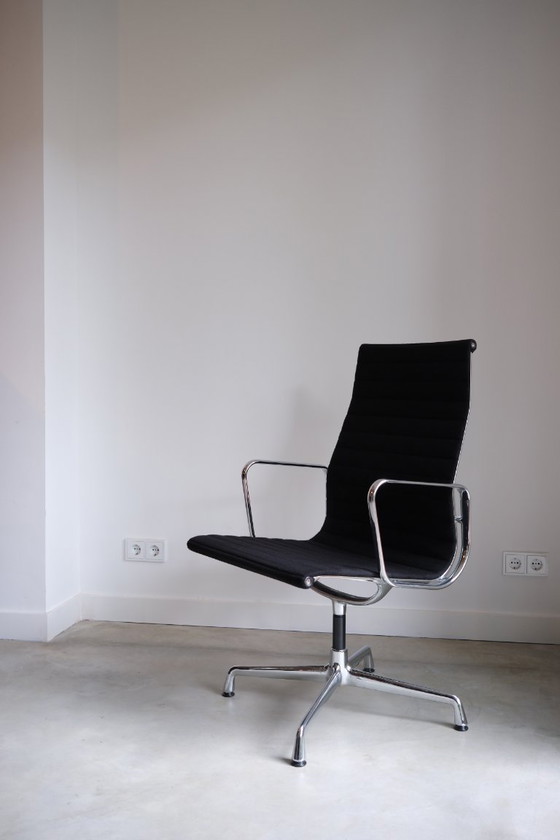 Image 1 of 4x Vitra Eames EA112 – Hopsak negro / Cromo