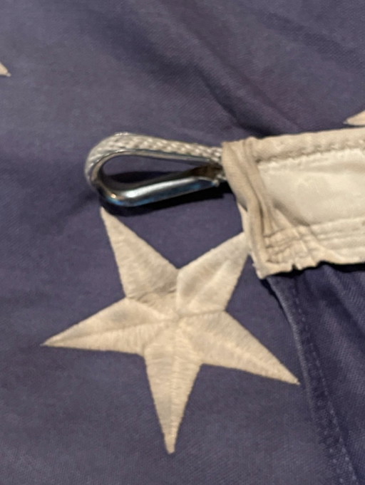 Bandiera americana d'epoca con stelle cucite