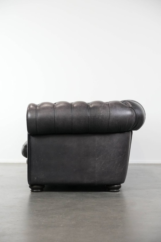 Image 1 of Schwarzes Chesterfield-Dreisitzer-Sofa aus Rindsleder