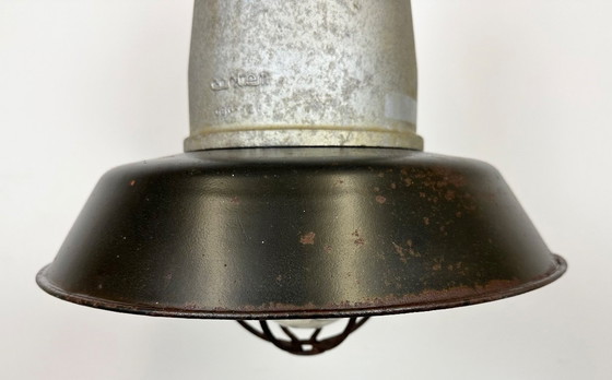 Image 1 of Lampada a sospensione industriale italiana in smalto nero a gabbia di Cortem, anni '60