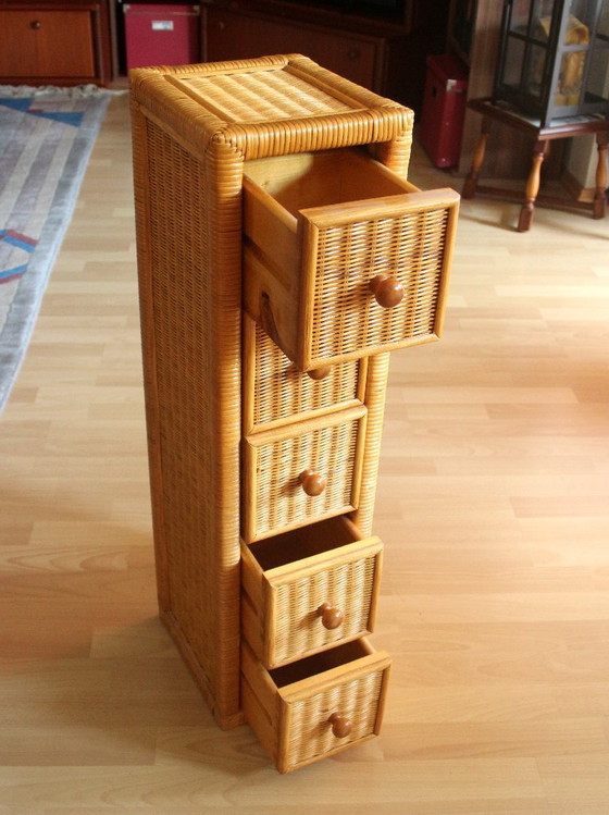 Image 1 of Mobiletto/mensola/credenza di piccole dimensioni realizzato in bambù e legno di rattan.