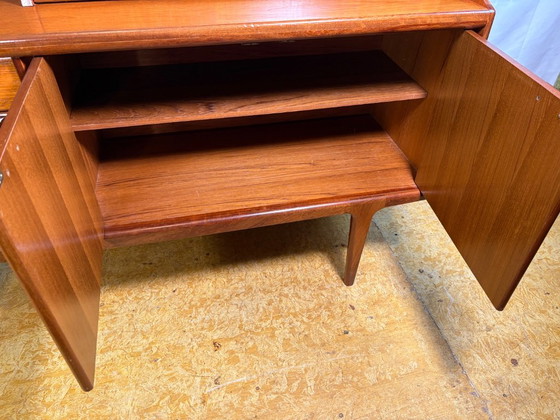 Vintage A. Younger “Sequence” Teak Highboard | Jaren 60 | Ontworpen door John Herbert Een werkelijk prachtig (photo 8 of 12)