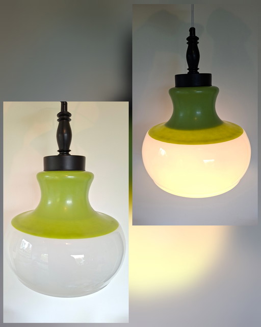 Leuke Groen Witte Vintage Opaline Lamp