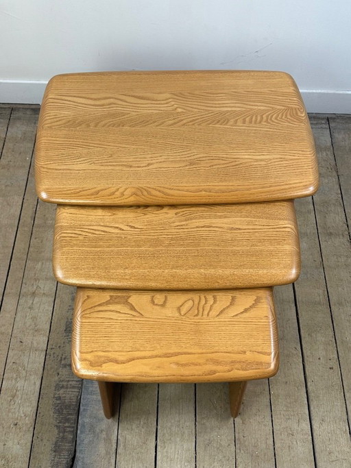 Vintage Ercol Satztische aus massiver Ulme, 1980