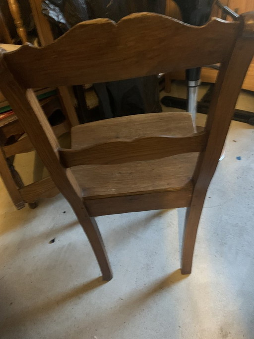 5 Eikenhouten stoeltjes