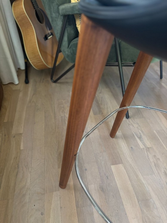 Tabouret Frenchkiss Enrico Pellizzoni – Tabourets de bar, Leather, Wood (photo 3 of 5)