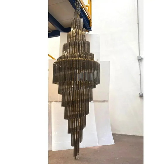 Image 1 of Lámpara de araña contemporánea de gran tamaño de cristal de Murano, diseño "Quadriedro" en fumé y dorado Twister