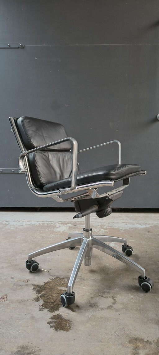 Lucy Italia leichtes Softpad im Stil von Eames Vitra