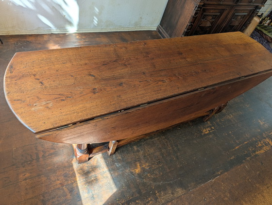 Image 1 of Beautiful large drop-leaf table