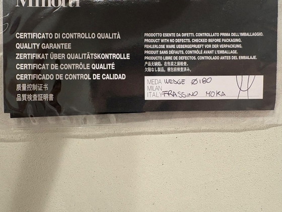 Minotti Wedge Esstisch Ø180 von Nendo – Exzellenter Zustand – Esstische, Wood (photo 5 of 5)