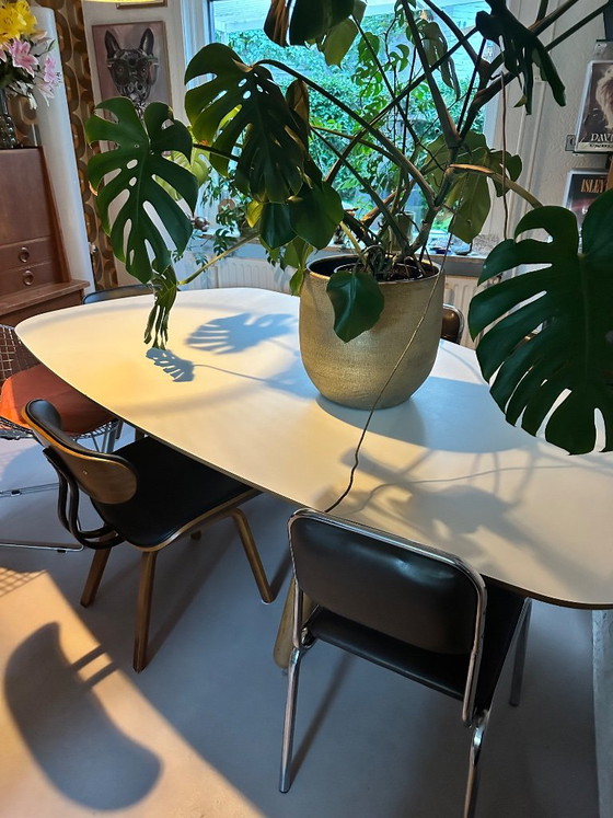 Dining Table Design by Dick Spierenburg and Karel Boonzaaijer – Dick Spierenburg en Karel Boonzaaijer (photo 6 of 7)