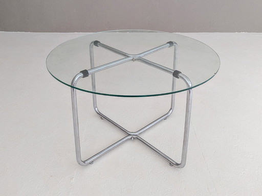 Table en acier tubulaire B 27 par Marcel Breuer, années 1930