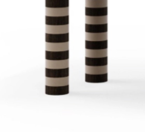 Image 1 of Table à manger design pour 6 personnes