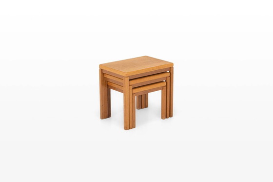 Vintage oak nesting tables by Van Den Berghe Pauvers, 1970s, set of 3 – Side tables, Wood, Mid Century Modern (photo 6 of 10)