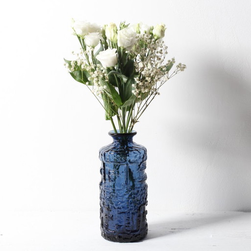 Vase en verre bleu cobalt : design suédois moderne du milieu du siècle Ruda Glasbruk