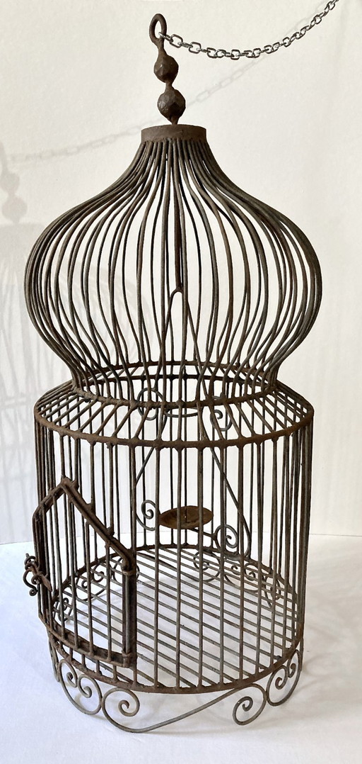 Jaula para pájaros antigua decorativa de hierro forjado