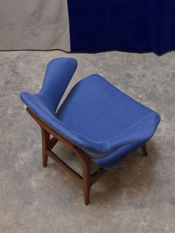 Image 1 of Silla Louis Van Teeffelen Pingüino