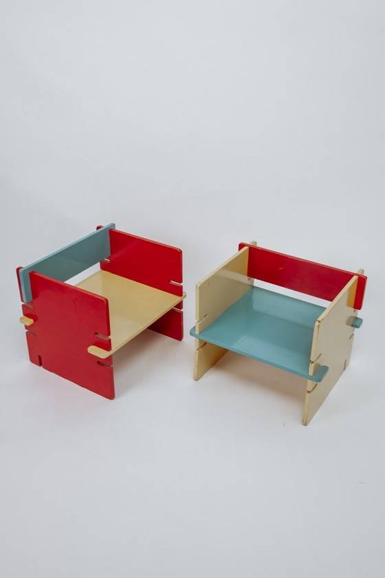 Image 1 of Set van 2 gekleurde vintage Montessori kinderstoelen of tafeltje