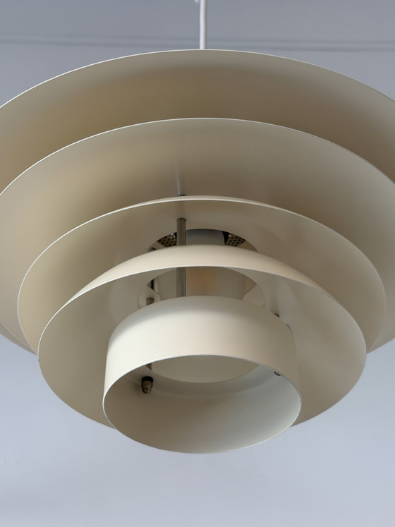 Lampada a sospensione vintage scandinava a 7 strati – Crema/Avorio – Di JEKA, Denmark, anni '60 (photo 8 of 15)