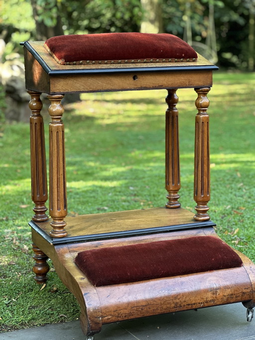 Antique prayer chair with hidden Victorian pictures - ca. 1870