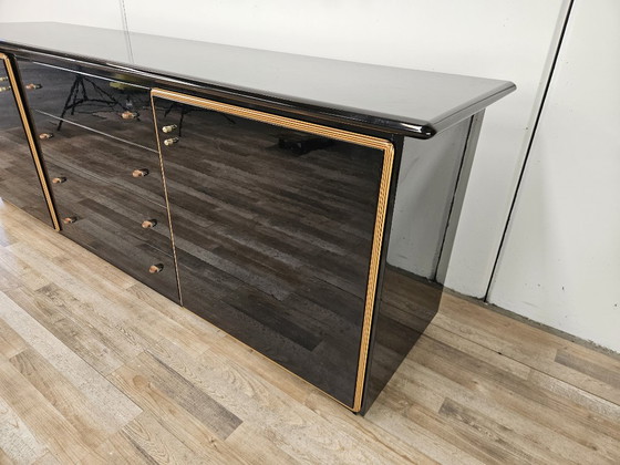 1970er Pierre Cardin Buffetschrank aus schwarz lackiertem Holz – Buffetschränke, Wood, Klassiek (photo 2 of 32)