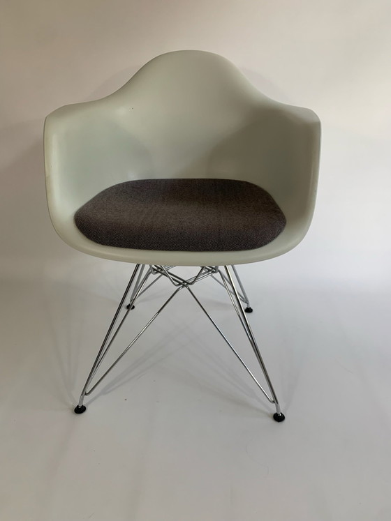 4x chaises Vitra Eames DAR – Chaises de salle à manger, Chrome, Plastique (photo 4 of 7)