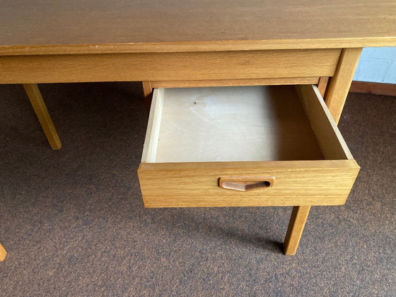 Image 1 of Scrivania svedese di metà secolo in legno di teak
