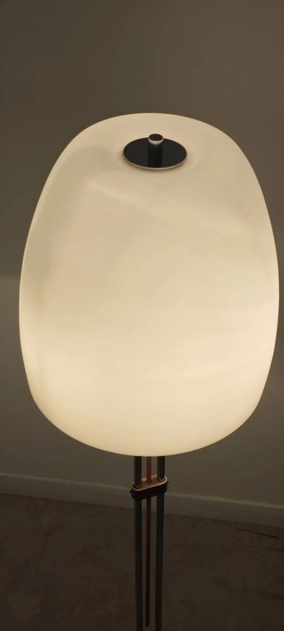 Lampadaire en métal chromé opaline triplex Lidokov ex Tchécoslovaquie – Cast Iron, Mid Century Modern (photo 9 of 21)