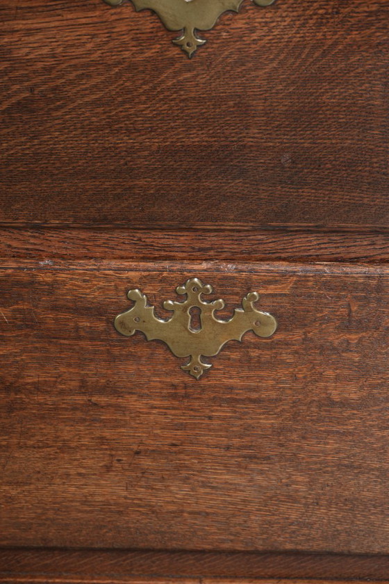 Image 1 of Beautiful, large, and functional 18th-century antique English oak sideboard/English low dresser with its original fittings.