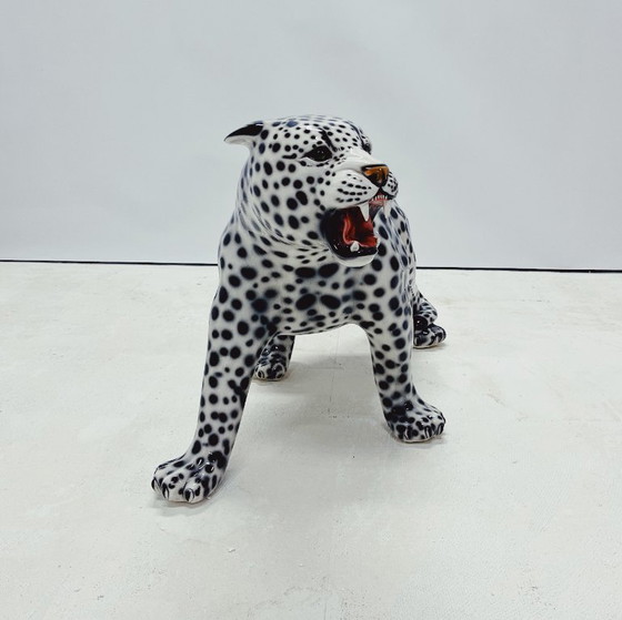 Image 1 of Luipaard Beeld Keramiek