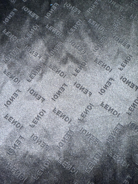 Image 1 of Exklusives Fendi-Bett